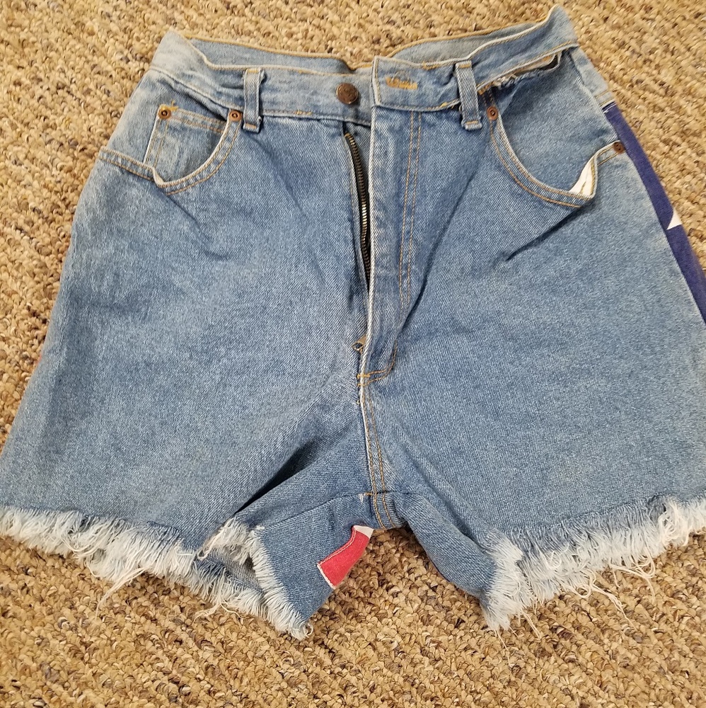 4th Jean shorts very stylish from Body Central - Picture 2 of 4